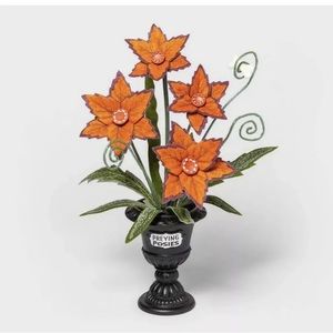 Hyde & Eek Orange Praying Posies Planter BRAND NEW